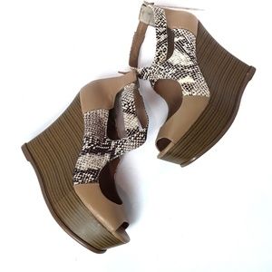 Jessica Simpson | Faux Snake Wedge heels 9.5